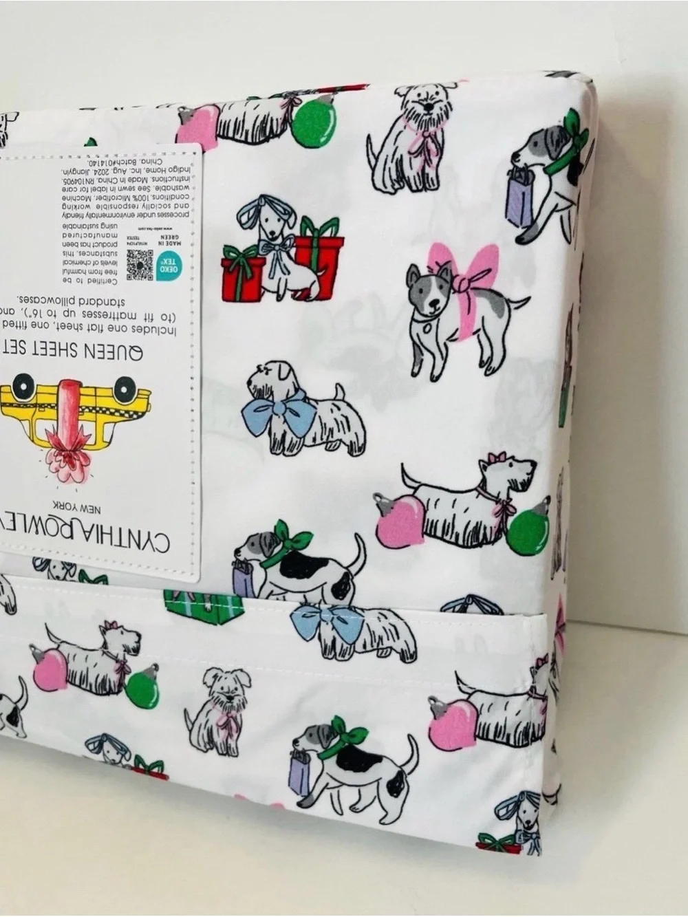 Cynthia Rowley Puppy Cheer Queen Size Sheet Set Presents Bows Ornaments Gifts
